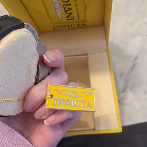 New in box Invicta men's watch - Picture 6 of 6